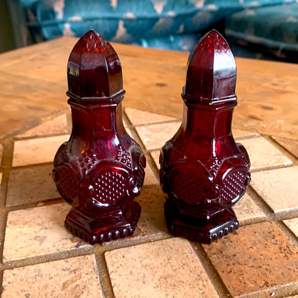 Avon 1984,Vintage “1876 Cape Cod”’Cranberry Glass Salt and Pepper Shakers